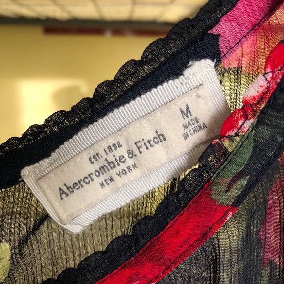 Sheer Floral Top - Picture 7 of 7